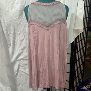 POL Dusty Pink Lace-Trim  sleeveless tunic. Size medium.  Like new.
